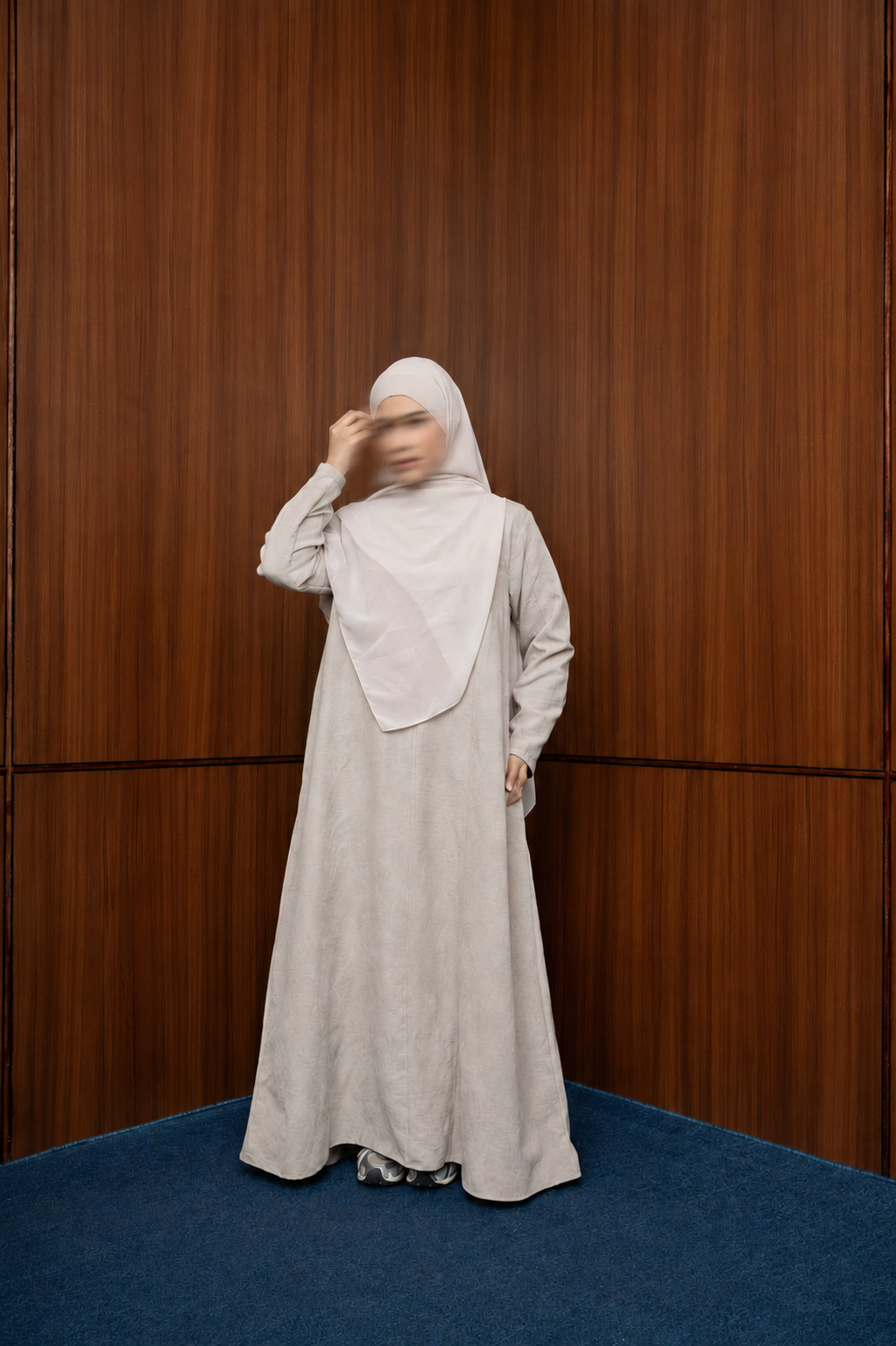 Quiet shape abaya