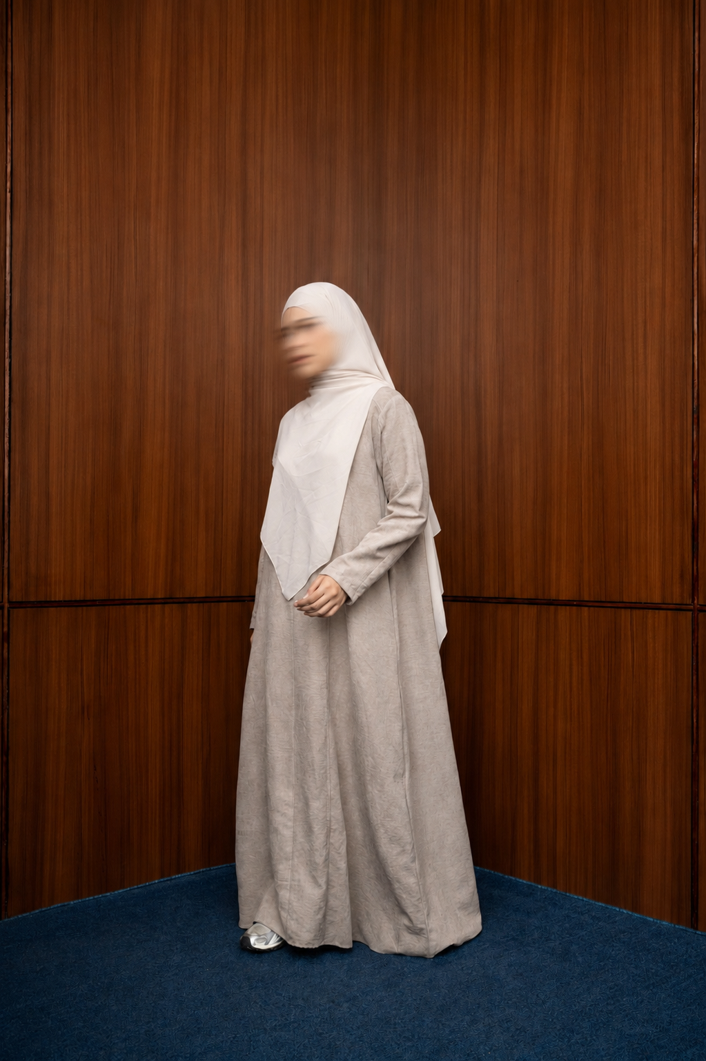 Quiet shape abaya