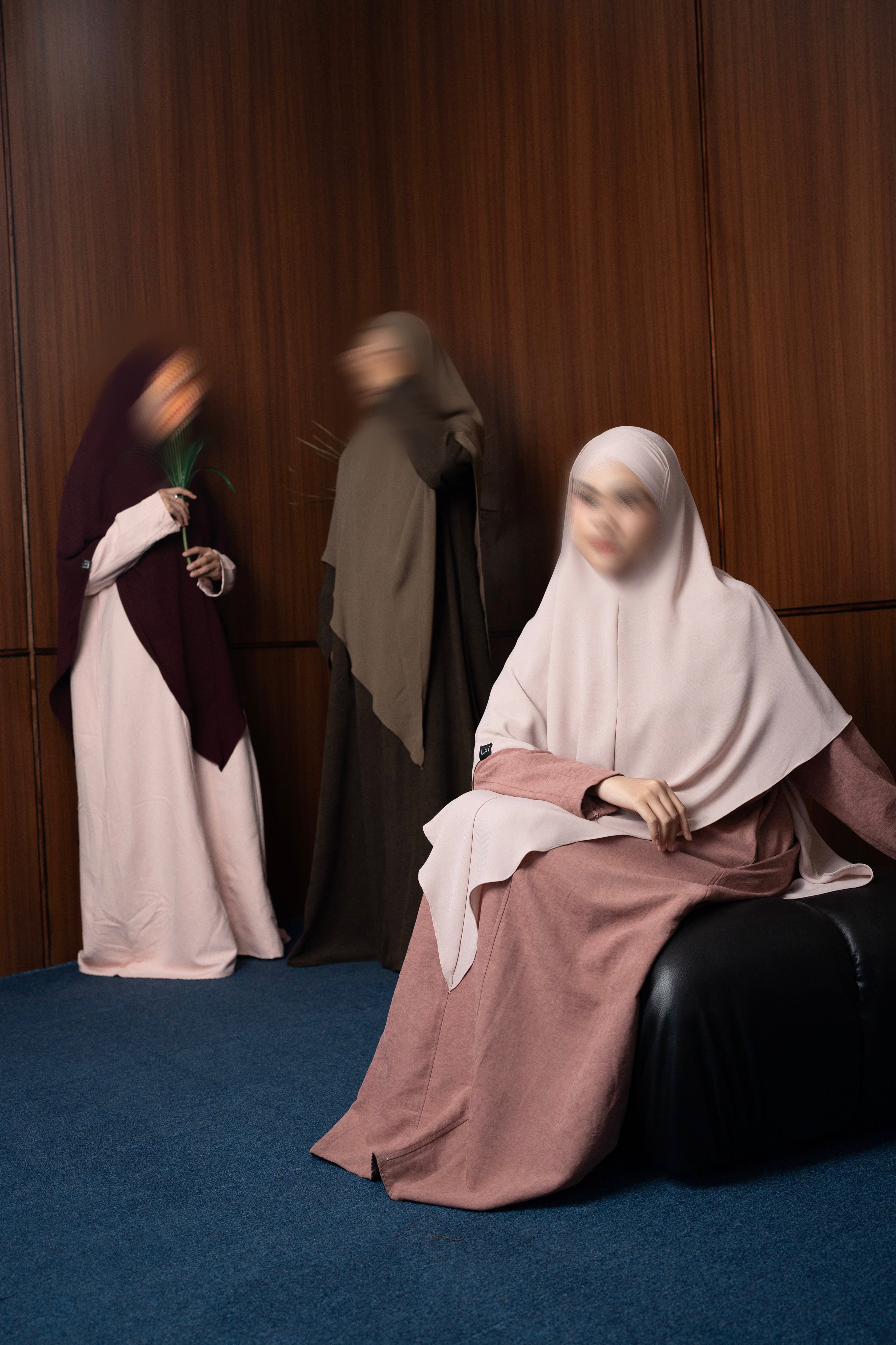Quiet shape abaya