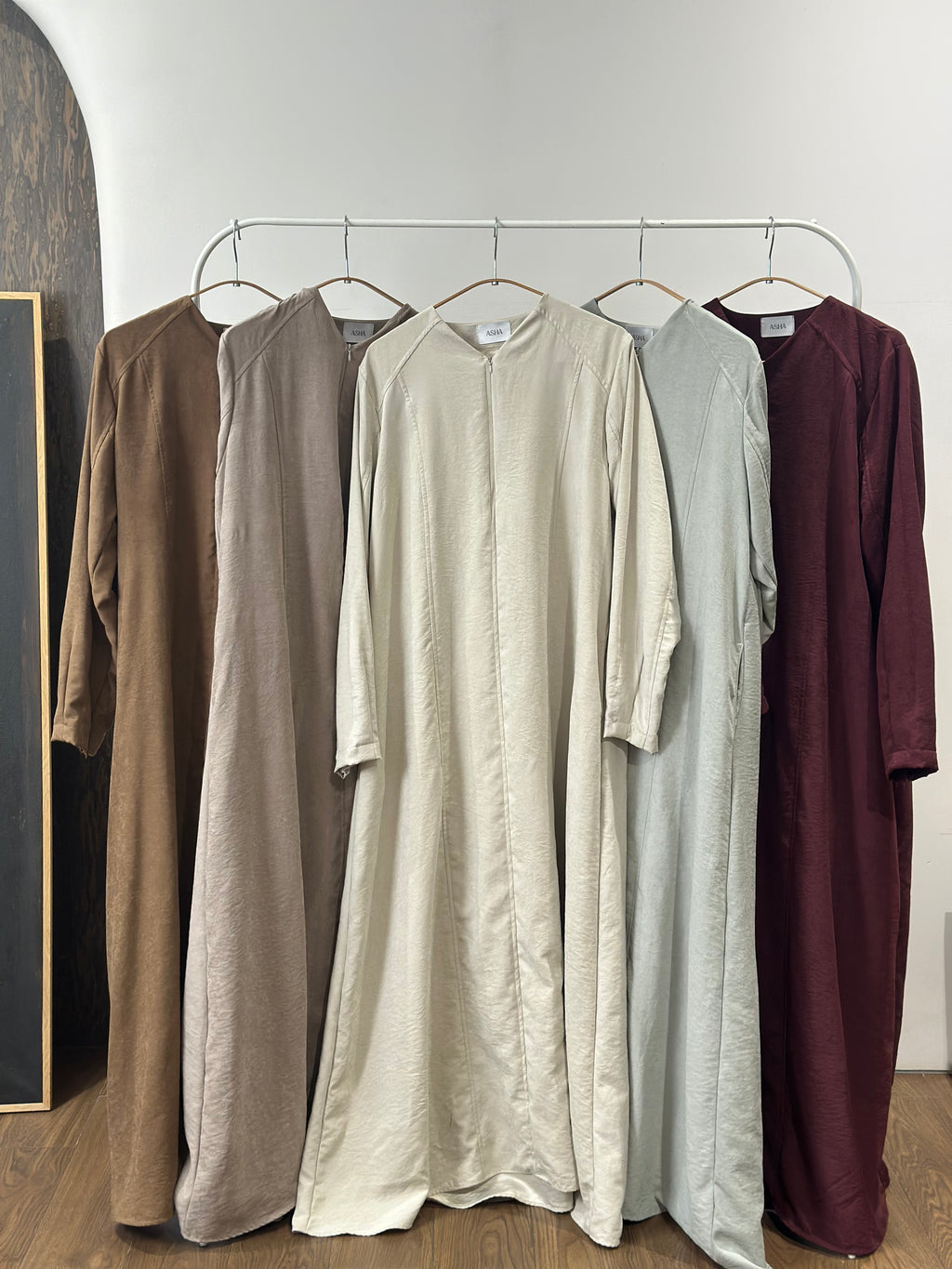 Quiet shape abaya