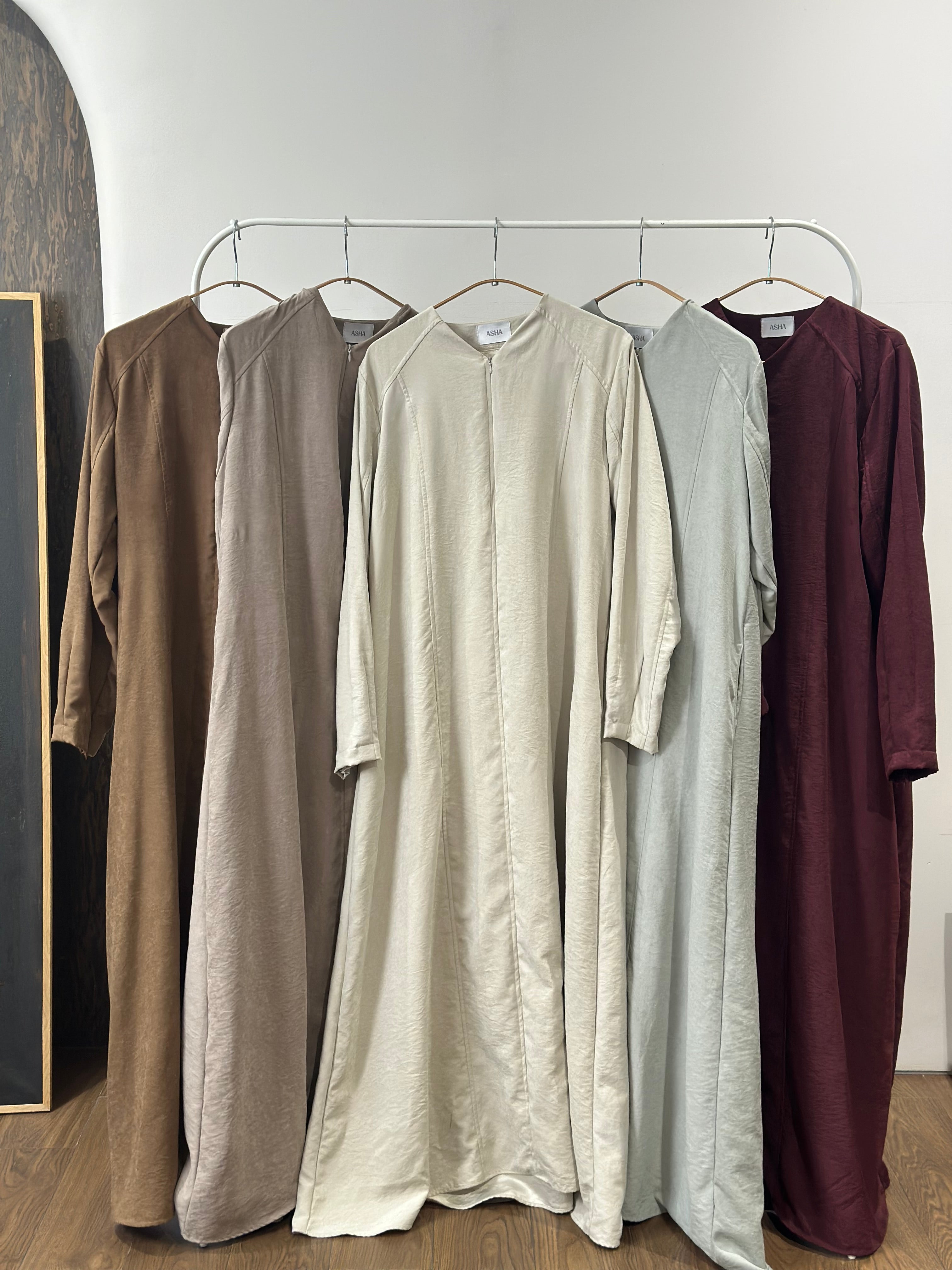 Quiet shape abaya