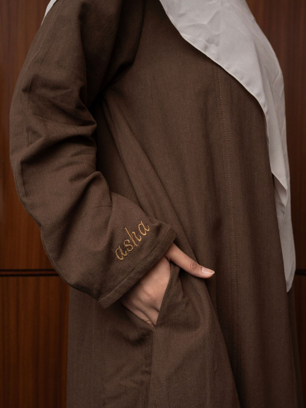 Repeat sleeve abaya