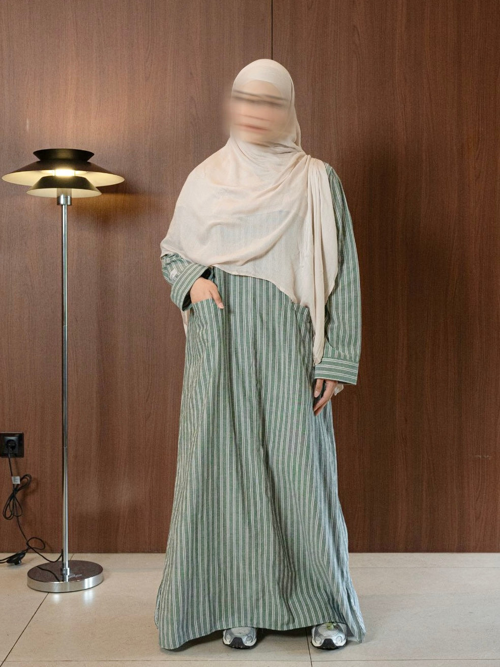 Linea Poised Abaya