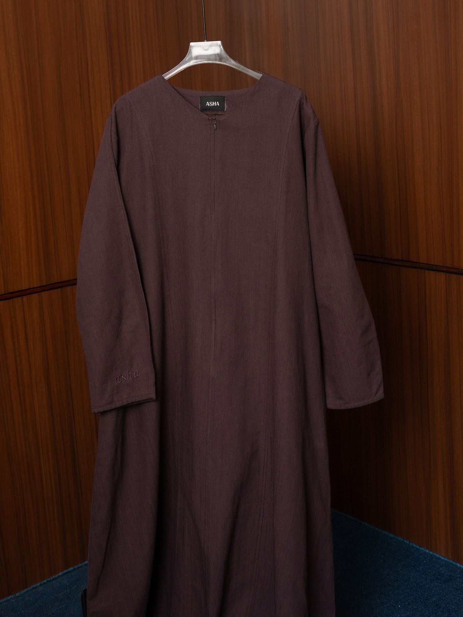 Repeat sleeve abaya