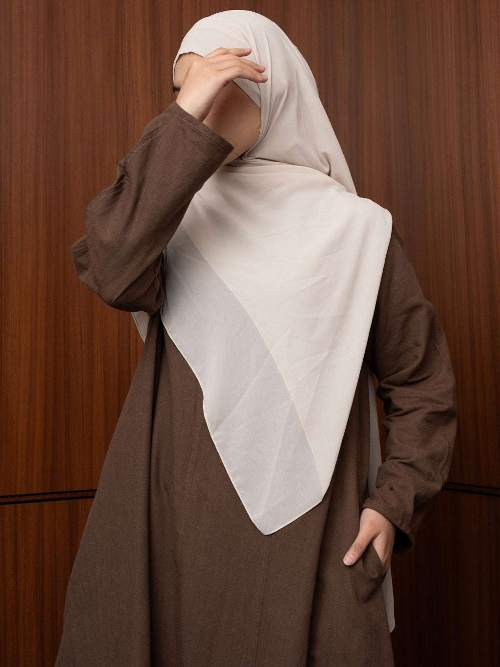 Repeat sleeve abaya